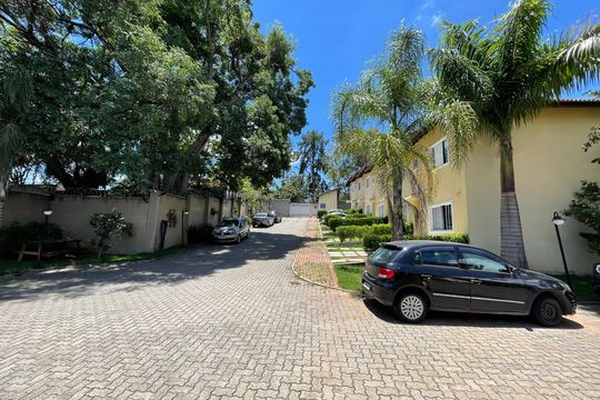 Área externa de casa de condomínio para alugar com 3 quartos, 160m² em Chácara Pavoeiro, Cotia