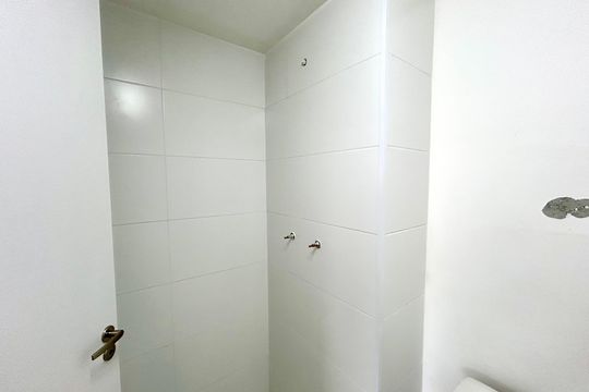 Banheiro 1 de apartamento à venda com 2 quartos, 56m² em Vila Rosalia, Guarulhos