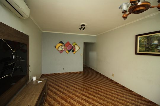Sala de casa à venda com 3 quartos, 150m² em Vila California, São Paulo