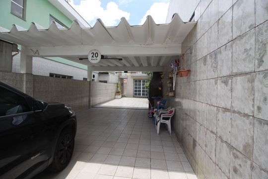 Garagem de casa à venda com 3 quartos, 150m² em Vila California, São Paulo