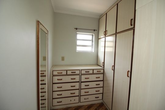 Closet de casa à venda com 3 quartos, 150m² em Vila California, São Paulo