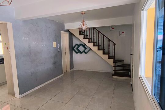 Casa à venda com 3 quartos, 136m² em Olaria, Canoas
