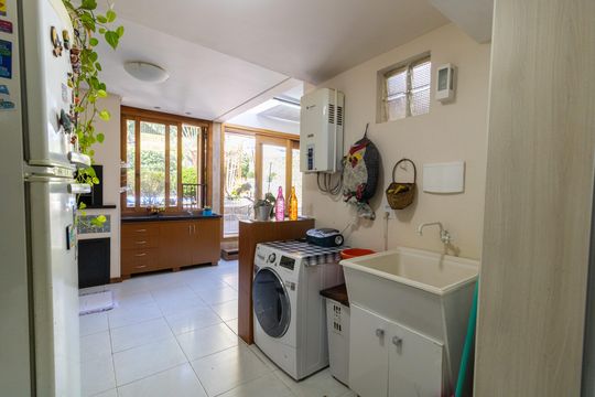 Área de Serviço de casa à venda com 3 quartos, 240m² em Espírito Santo, Porto Alegre