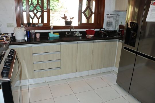 Cozinha de casa de condomínio para alugar com 4 quartos, 1100m² em São Paulo Ii, Cotia