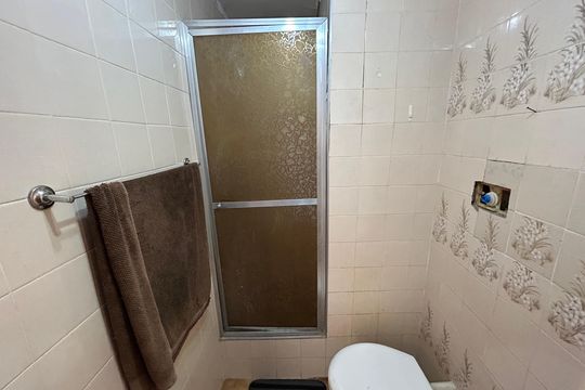 Banheiro de apartamento à venda com 2 quartos, 60m² em Lins de Vasconcelos, Rio de Janeiro