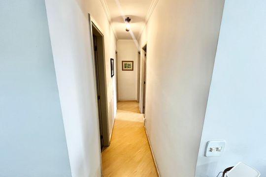 Corredor de apartamento à venda com 3 quartos, 76m² em Santa Terezinha, São Paulo