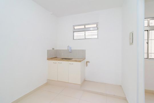 Cozinha de apartamento para alugar com 2 quartos, 48m² em Itaquera, São Paulo