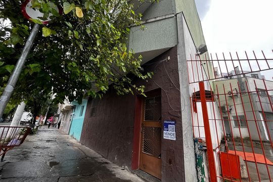 Fachada/Placa de apartamento à venda com 1 quarto, 45m² em Santana, São Paulo