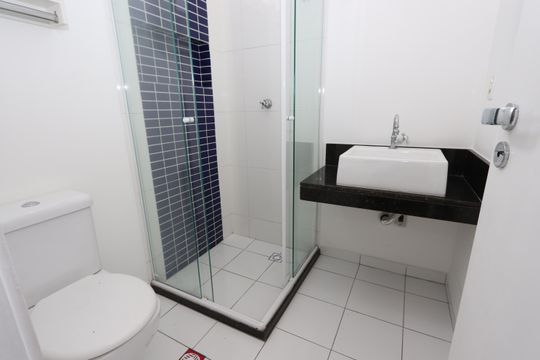 Banheiro da Suíte 2 de casa de condomínio à venda com 2 quartos, 69m² em Vila Lucia, São Paulo