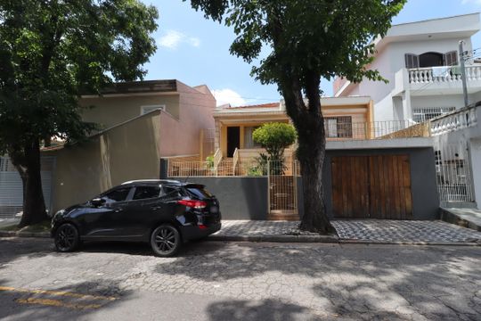 Fachada de casa à venda com 2 quartos, 235m² em Jardim Utinga, Santo André