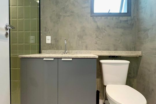 Banheiro de kitnet/studio à venda com 1 quarto, 43m² em Pinheiros, São Paulo