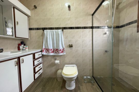Casa à venda com 3 quartos, 220m² em Parque Sao Domingos, São Paulo