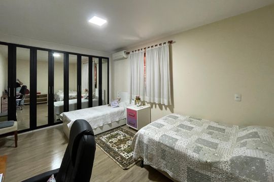 Casa à venda com 3 quartos, 220m² em Parque Sao Domingos, São Paulo