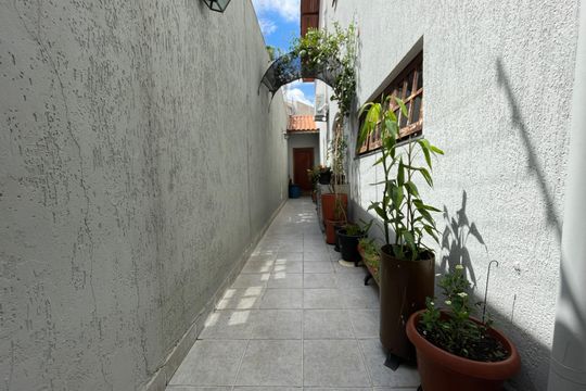 Casa à venda com 3 quartos, 220m² em Parque Sao Domingos, São Paulo