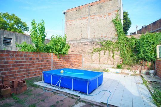 Quintal de casa à venda com 3 quartos, 240m² em Vicentina, São Leopoldo