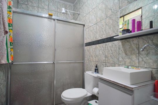 Banheiro de casa à venda com 3 quartos, 240m² em Vicentina, São Leopoldo