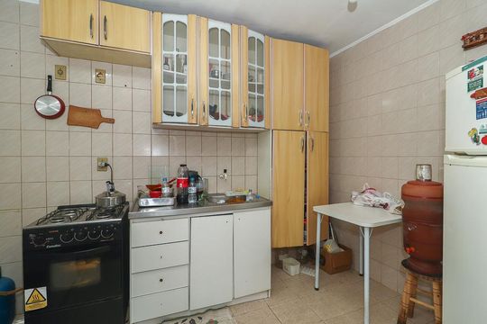 Cozinha de apartamento à venda com 3 quartos, 63m² em Vila Ipiranga, Porto Alegre