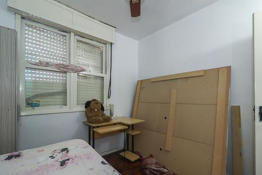 Quarto 3 de apartamento à venda com 3 quartos, 63m² em Vila Ipiranga, Porto Alegre