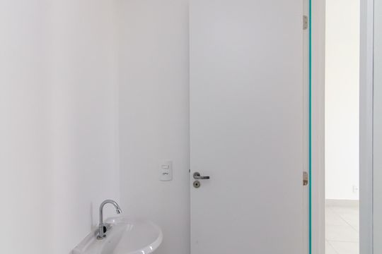 Banheiro de apartamento para alugar com 2 quartos, 32m² em Vila Nova Curuca, São Paulo