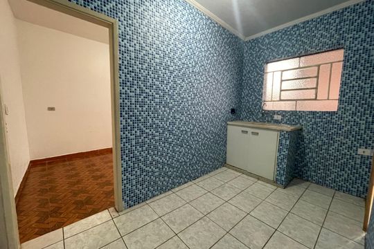Casa para alugar com 1 quarto, 48m² em Parque São Luís, Embu das Artes