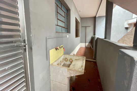 Casa para alugar com 1 quarto, 48m² em Parque São Luís, Embu das Artes