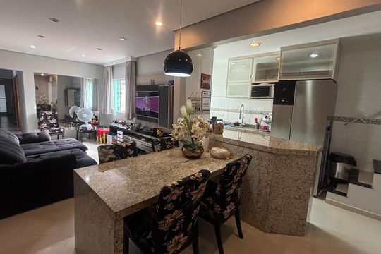 Apartamento à venda com 3 quartos, 162m² em Jardim Santo Antônio, Santo André