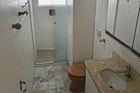 Banheiro  de apartamento para alugar com 1 quarto, 50m² em Centro Histórico, Porto Alegre
