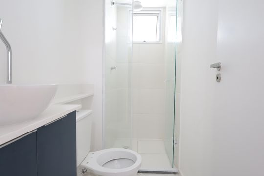 Banheiro de apartamento à venda com 2 quartos, 35m² em Jardim Monte Kemel, São Paulo