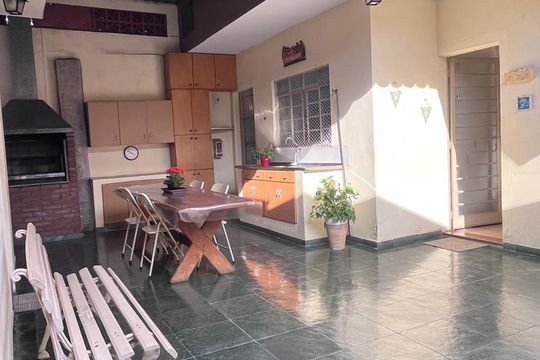 Área externa de casa à venda com 5 quartos, 243m² em Vila Joana, Jundiaí