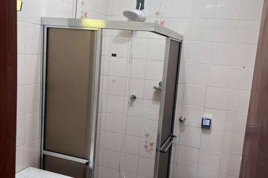Banheiro de casa à venda com 5 quartos, 243m² em Vila Joana, Jundiaí