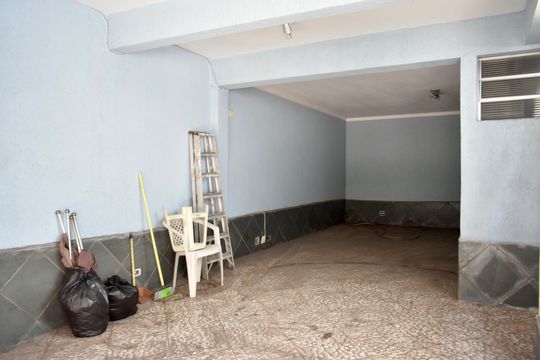 Garagem de casa à venda com 5 quartos, 170m² em Vila da Saúde, São Paulo