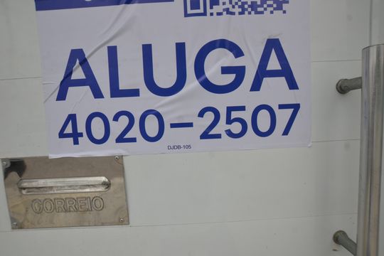 Placa instalada de apartamento para alugar com 2 quartos, 144m² em Bento Ribeiro, Rio de Janeiro