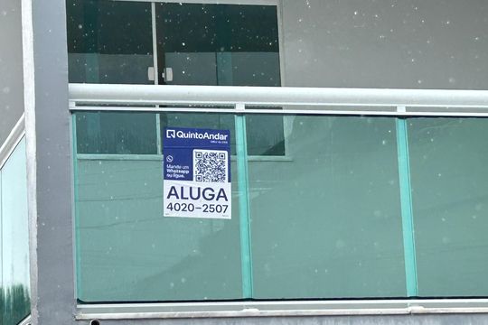 Fachada + Plaquinha de casa para alugar com 2 quartos, 144m² em Bento Ribeiro, Rio de Janeiro