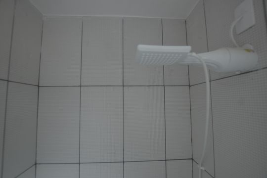 Banheiro da suíte de apartamento para alugar com 2 quartos, 144m² em Bento Ribeiro, Rio de Janeiro