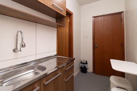 Cozinha de apartamento à venda com 1 quarto, 19m² em Centro Histórico, Porto Alegre