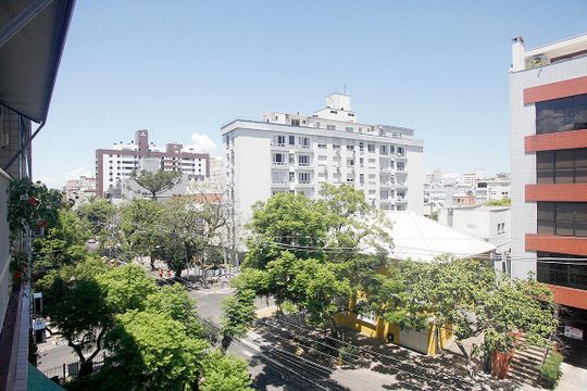 Quarto 1 Vista de apartamento para alugar com 2 quartos, 87m² em Bom Fim, Porto Alegre