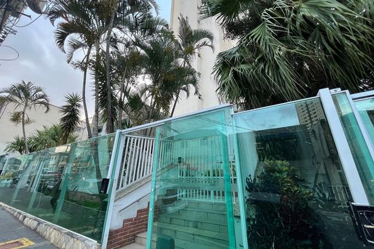 Fachada de apartamento à venda com 2 quartos, 60m² em Parada Inglesa, São Paulo