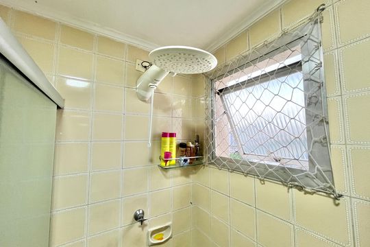 Banheiro de apartamento à venda com 2 quartos, 60m² em Parada Inglesa, São Paulo