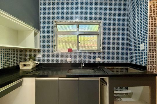 Cozinha  de apartamento à venda com 2 quartos, 48m² em Santo Amaro, São Paulo