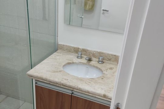 Banheiro  de apartamento à venda com 2 quartos, 69m² em Vila Andrade, São Paulo