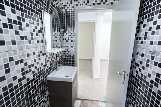 Banheiro de apartamento à venda com 2 quartos, 59m² em Jardim Sulacap, Rio de Janeiro