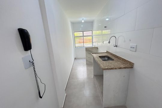 Cozinha de apartamento à venda com 2 quartos, 59m² em Jardim Sulacap, Rio de Janeiro