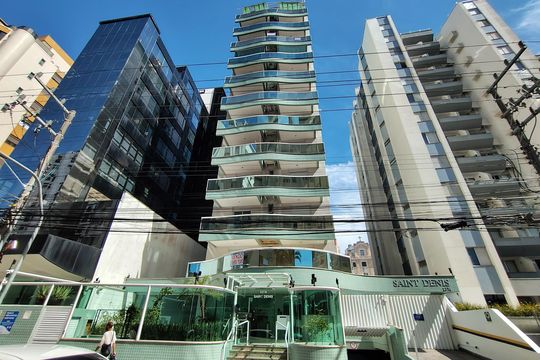 Fachada de apartamento para alugar com 3 quartos, 140m² em Centro, Florianópolis