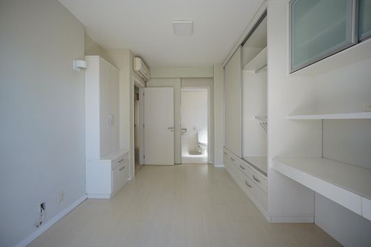 Suite 3 de apartamento para alugar com 3 quartos, 140m² em Centro, Florianópolis