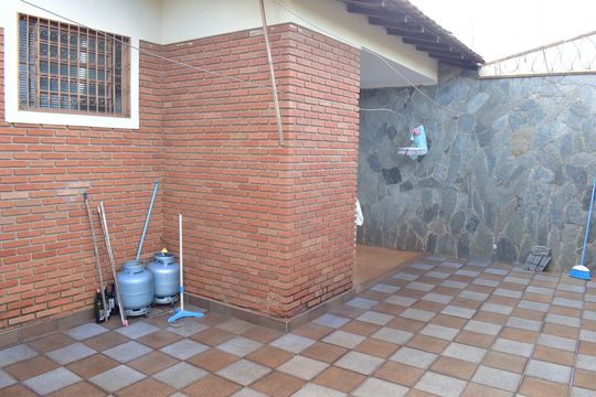 Quintal de casa para alugar com 3 quartos, 250m² em Independência, Ribeirão Preto