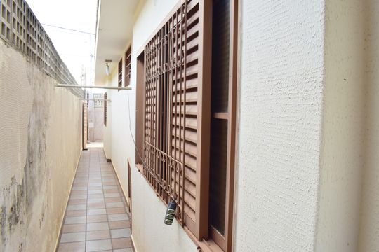 Corredor de casa para alugar com 3 quartos, 250m² em Independência, Ribeirão Preto
