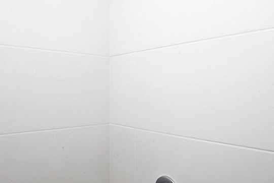 Banheiro de kitnet/studio à venda com 1 quarto, 34m² em Farroupilha, Porto Alegre