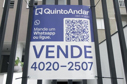 Placa instalada em 15/01/2026 com o código VGEF-111 de apartamento à venda com 3 quartos, 57m² em Utinga, Santo André