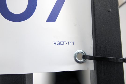 Placa instalada em 15/01/2026 com o código VGEF-111 de apartamento à venda com 3 quartos, 57m² em Utinga, Santo André