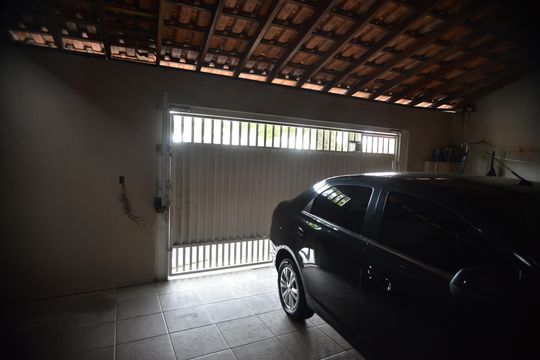 Garagem de casa à venda com 3 quartos, 127m² em Vila Curuçá, Santo André